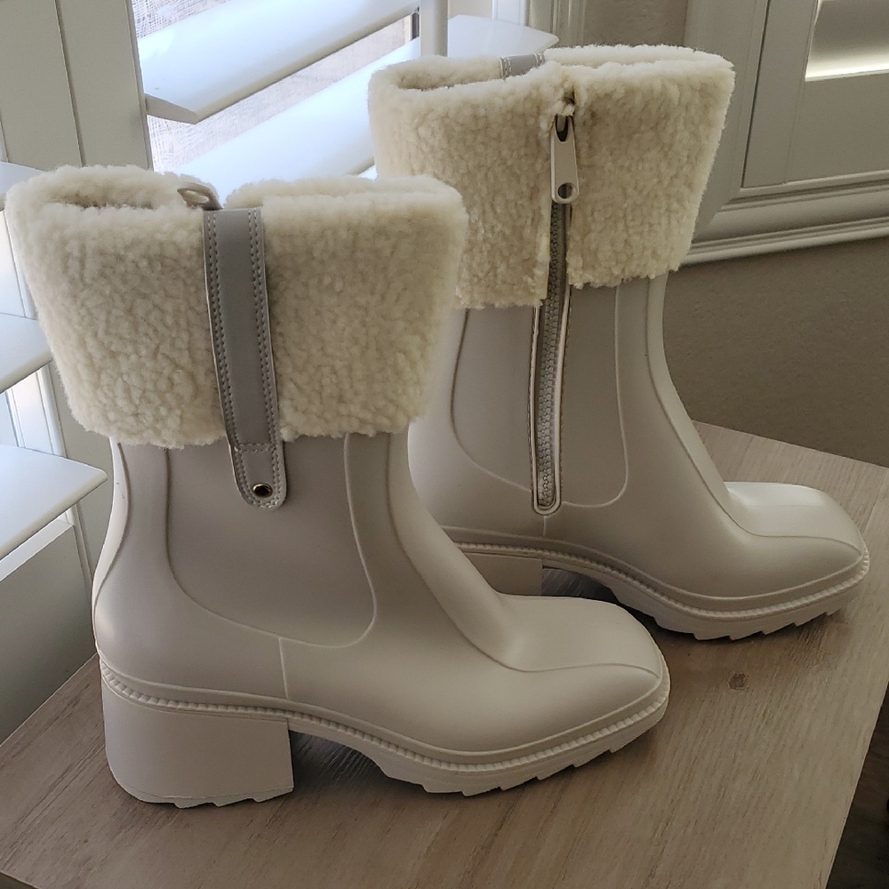 Cape Robbin White Winter Boots with Shearling Cuff